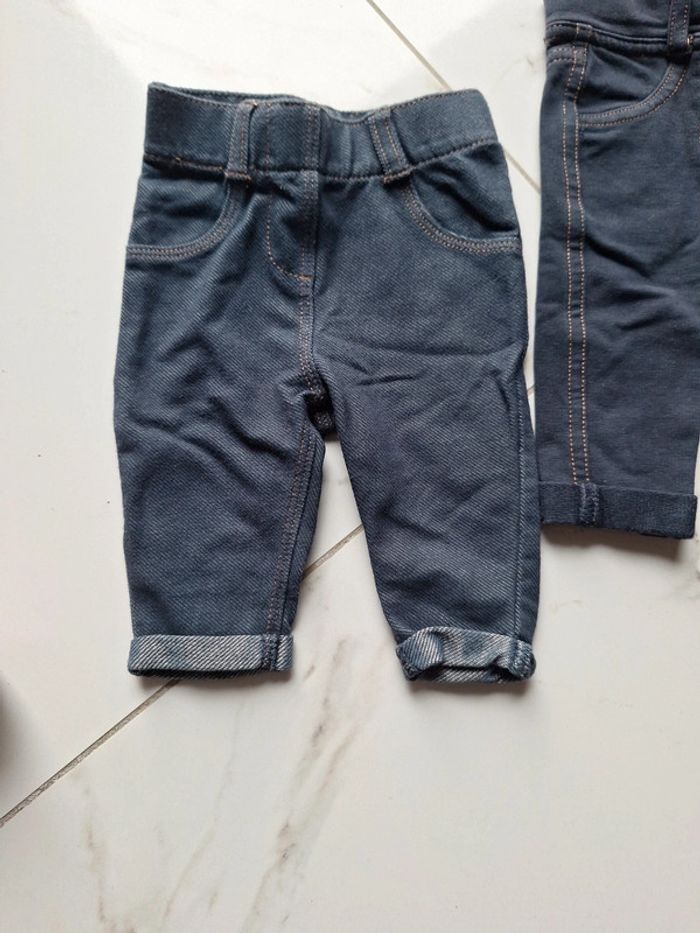 Lot 2 jeans 3 mois - photo numéro 2