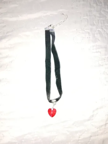 Bijoux ras de cou coeur