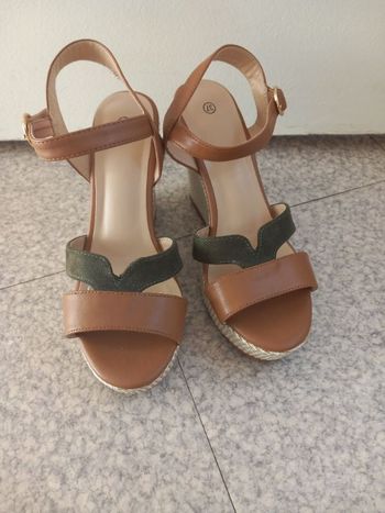 Chaussure à talon compensées