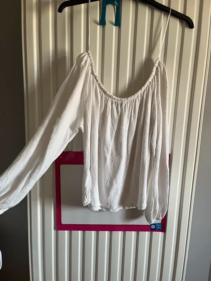 Haut épaules dénudées - photo numéro 4
