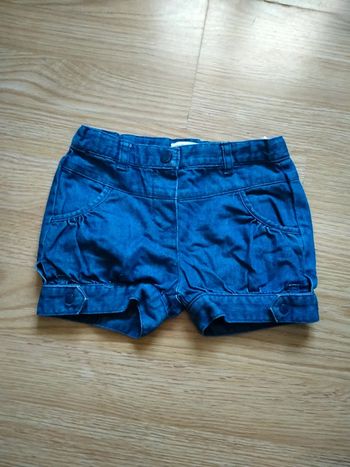 Short en Jean. Vertbaudet.
Taille 3 ans
