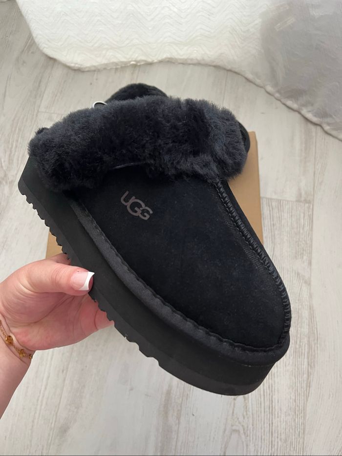 Chaussons UGg - photo numéro 2