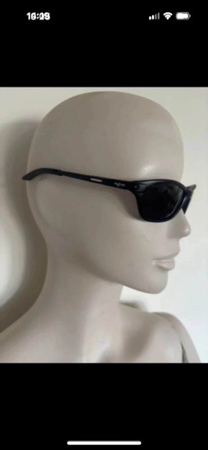 Jolie paire de lunettes de soleil neuves noires Loubsol envoi protégé - photo numéro 2