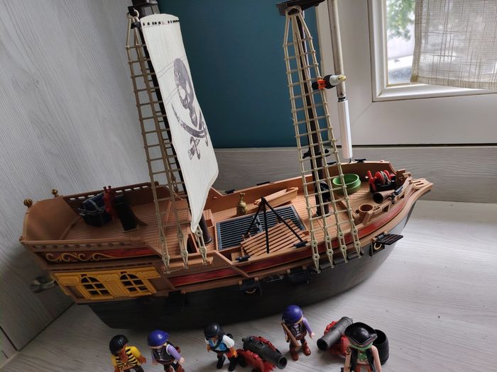 Grand bateau pirate playmobil