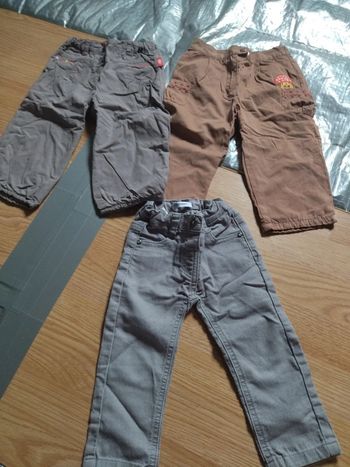 Lot 3 pantalons fille 18 mois.