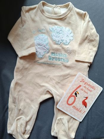 Dors bien jaune 🦕 Taille 6 mois