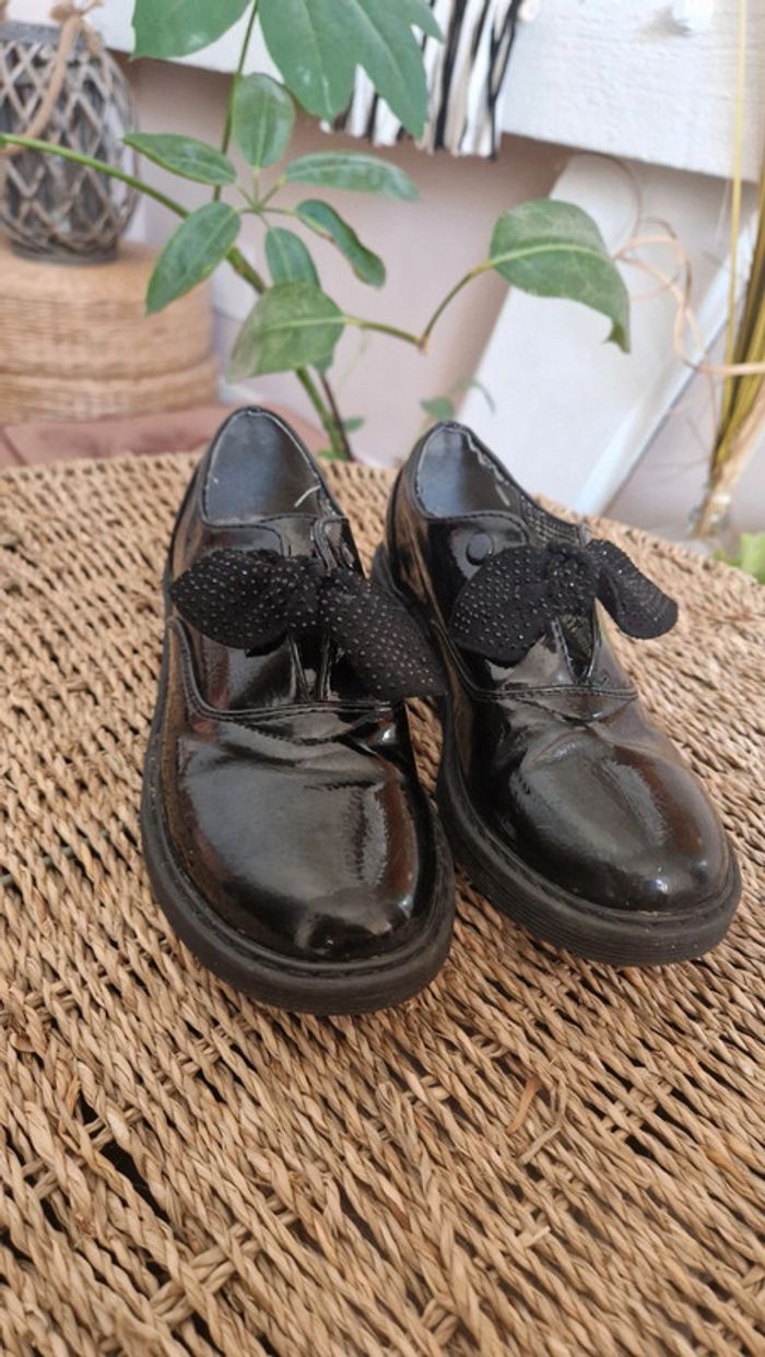 Chaussures derbie babies mocassin noirs vernis chic Liberto 🦋Pointure 31🦋