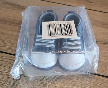Chaussures bébé neuve