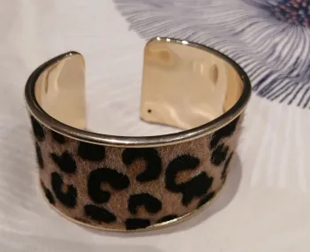 Bracelet motif texture Léopard neuf