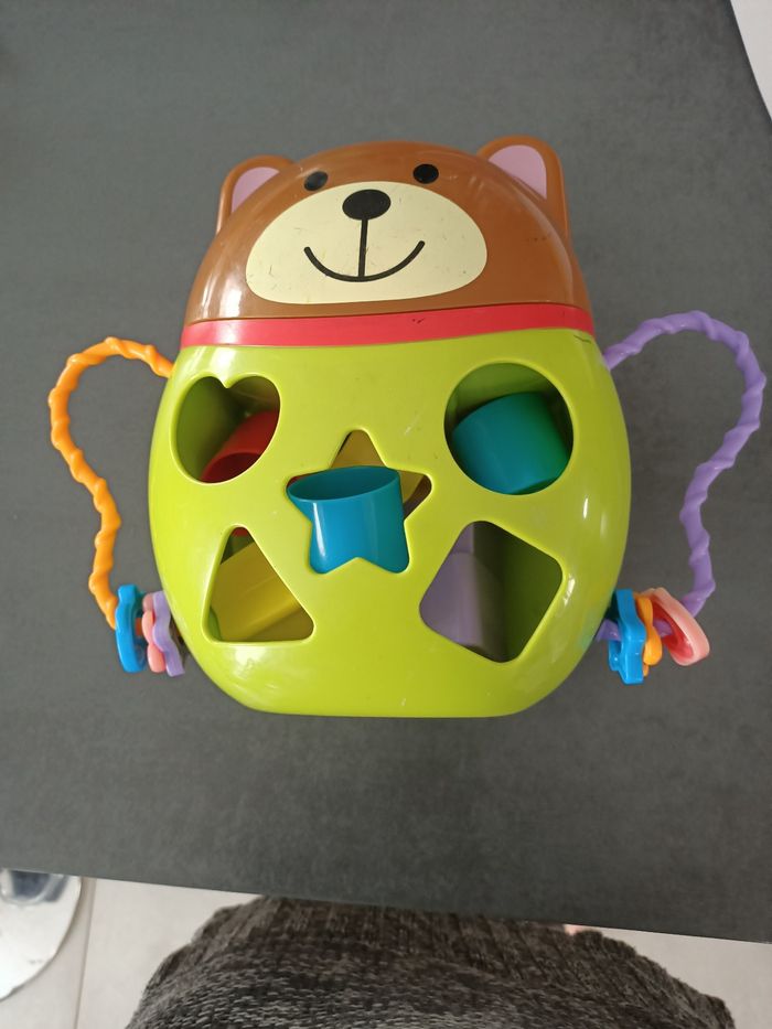 Jeu enfant avec forme