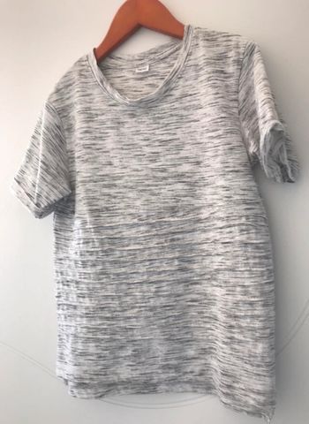 garçon tshirt zeeman blanc chiné avec coutures décoratives 134-140 cm excellent état