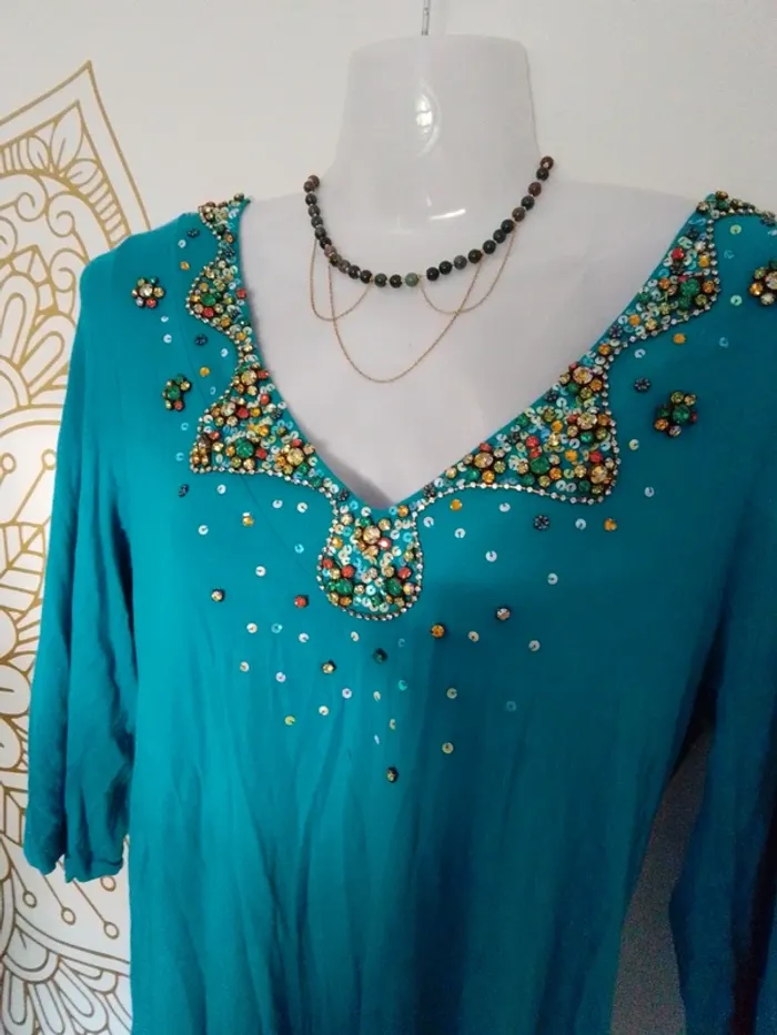 Tunique bleue bohème incrustée de perles et strass - photo numéro 2