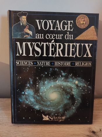 Livre voyage au cœur du mystérieux