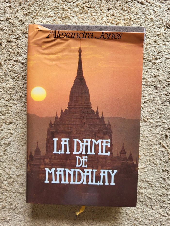 Livre relié "La dame de Mandalay" d'Alexandra Jones