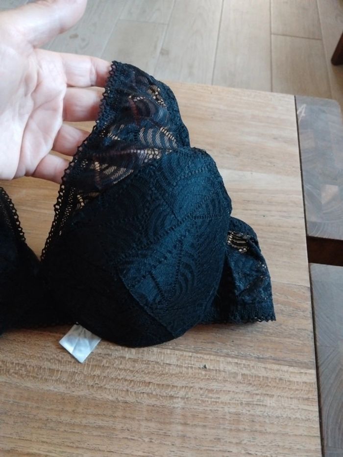 Soutien gorge noir - photo numéro 3