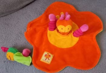 Doudou plat orange et vert - abeille Louna - Moulin Roty