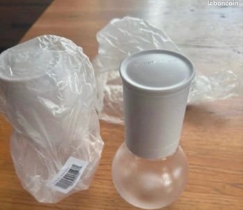 2 moulins épices sel poivre Tupperware neuf