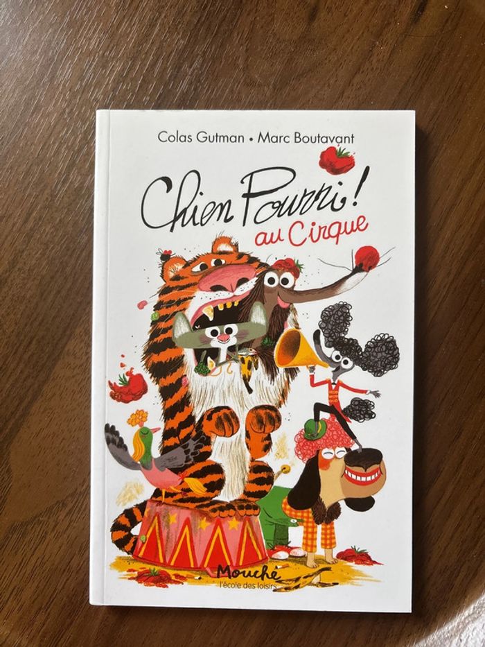 Chien pourri au cirque