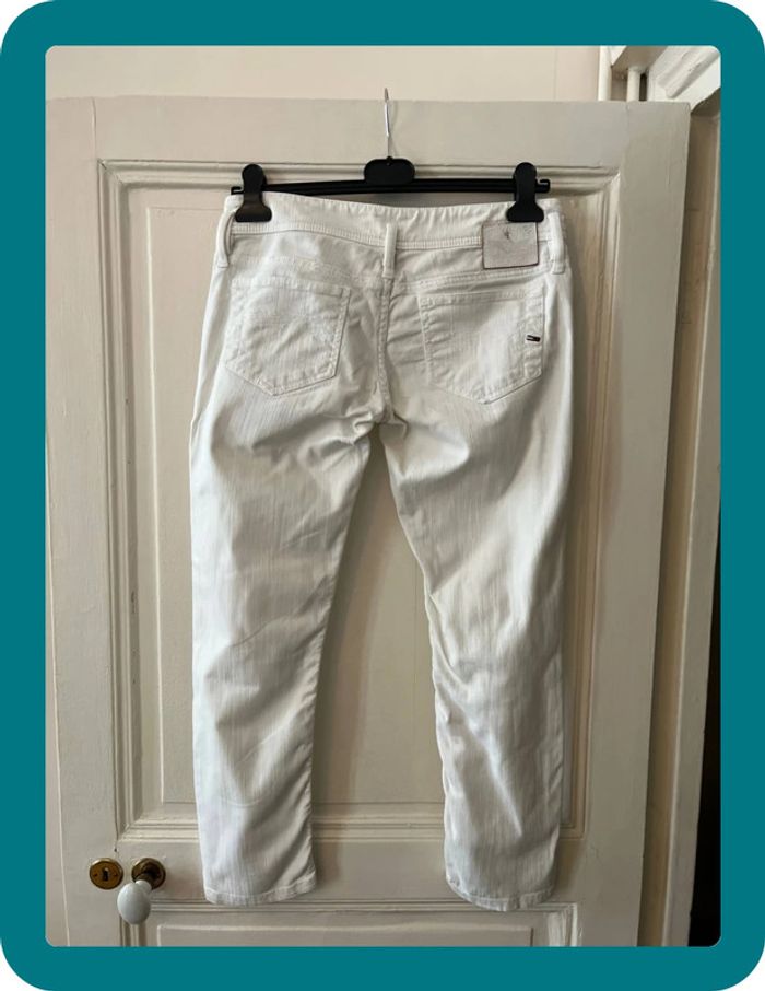 Jean Capri 7/8 blanc stretch taille 28 - Tommy Hilfiger - photo numéro 5