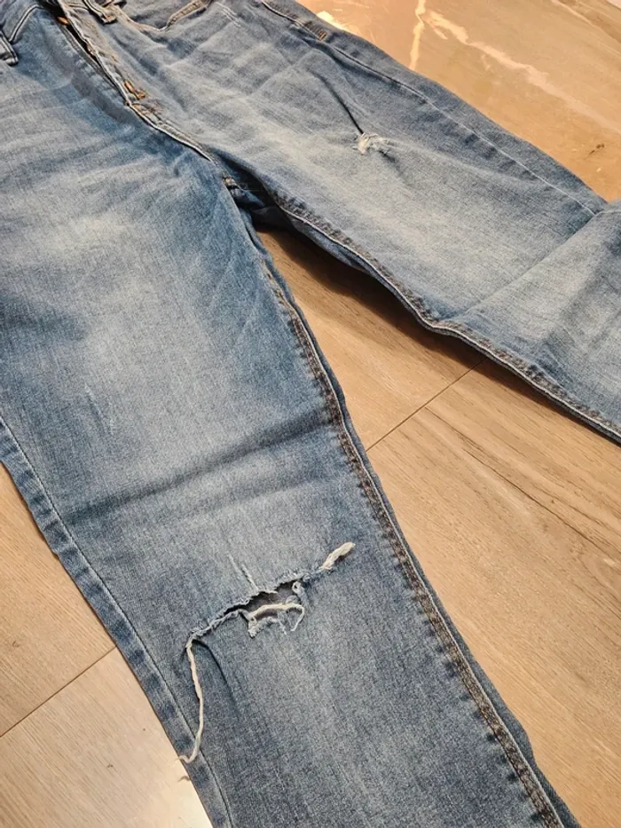 Jean déchiré 40 - photo numéro 2