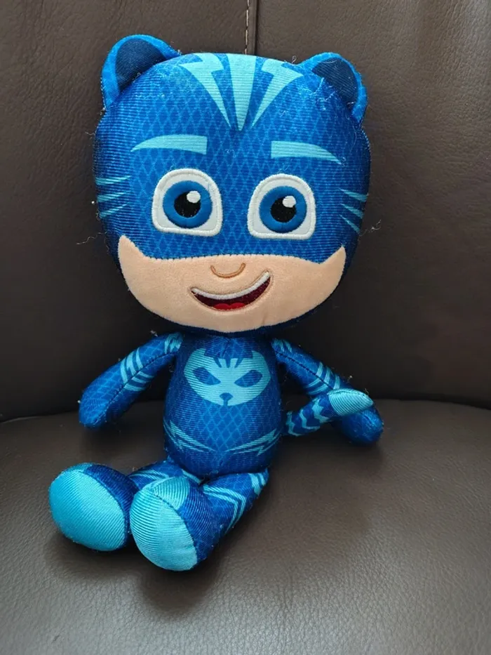 PJ Masks Pyjamasques 5962 Peluche 34cm, Figurine

Yoyo le chat