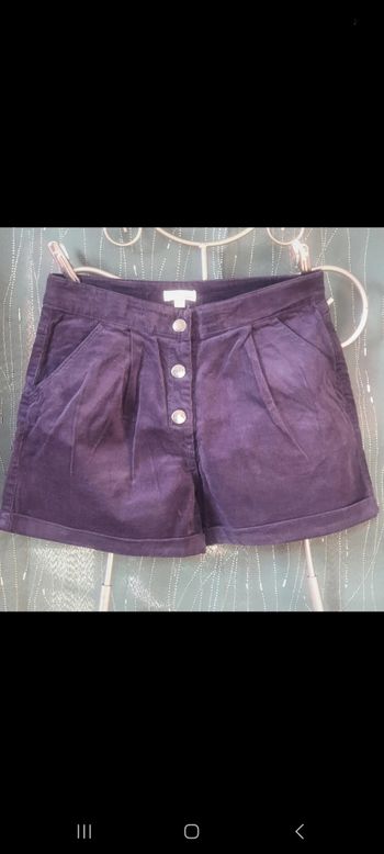 Short fille