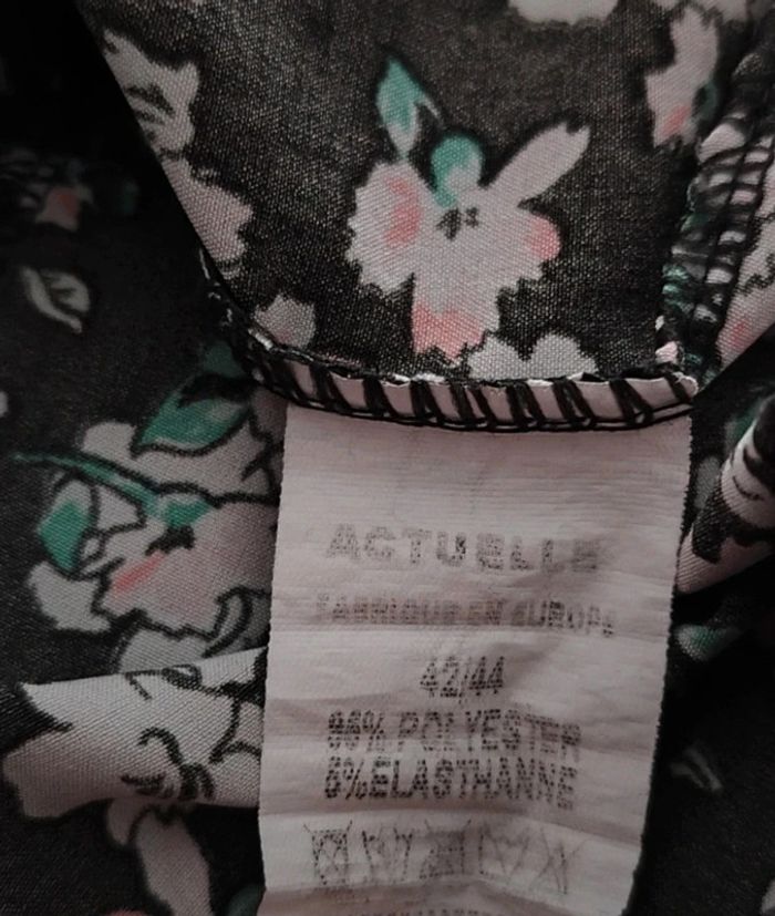Robe fleurie noire - Coupe chemisier - Taille 42/44 Actuelle - photo numéro 10