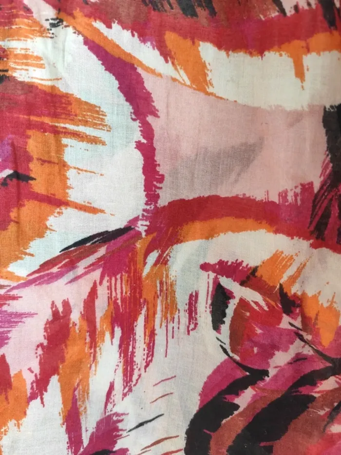 Très joli débardeur tissu léger évasé aux couleurs estivales - photo numéro 7