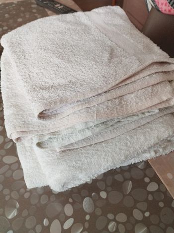 5 serviettes de toilette blanches