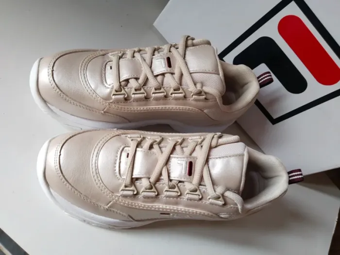 Magnifique paire de baskets sneakers femme  marque Fila pointure 37 - photo numéro 5