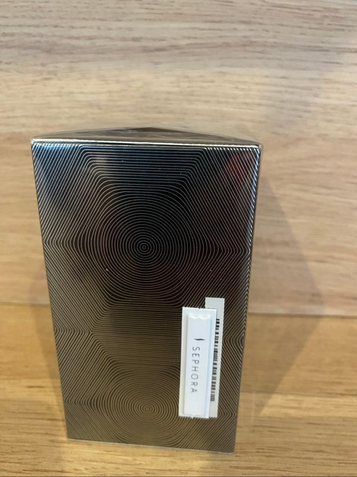 La nuit de l’homme Yves saint laurent - photo numéro 3