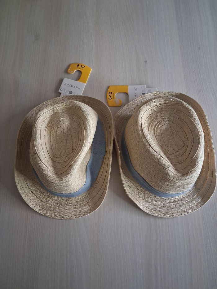 Chapeaux