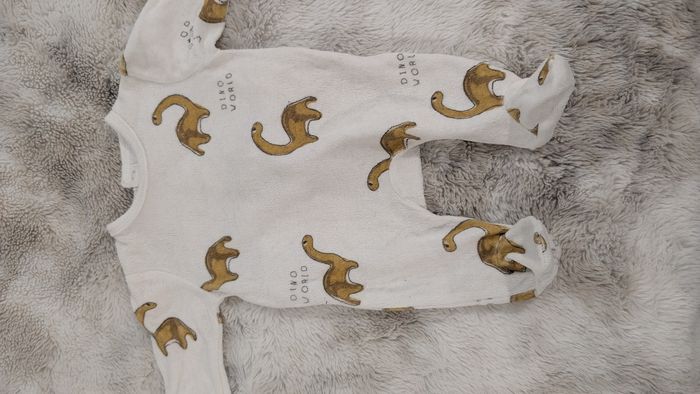 Pyjama Kiabi taille 1 mois - photo numéro 2