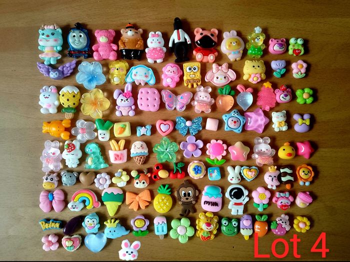 Figurines