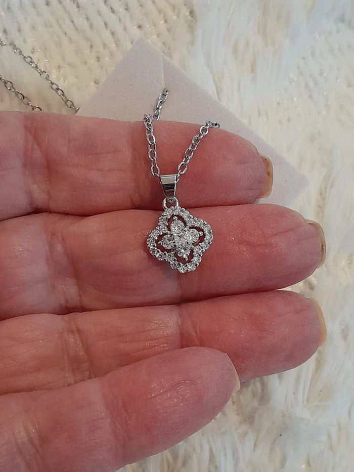 Collier Trèfle 4 feuilles, couleur Argentée avec strass - photo numéro 6