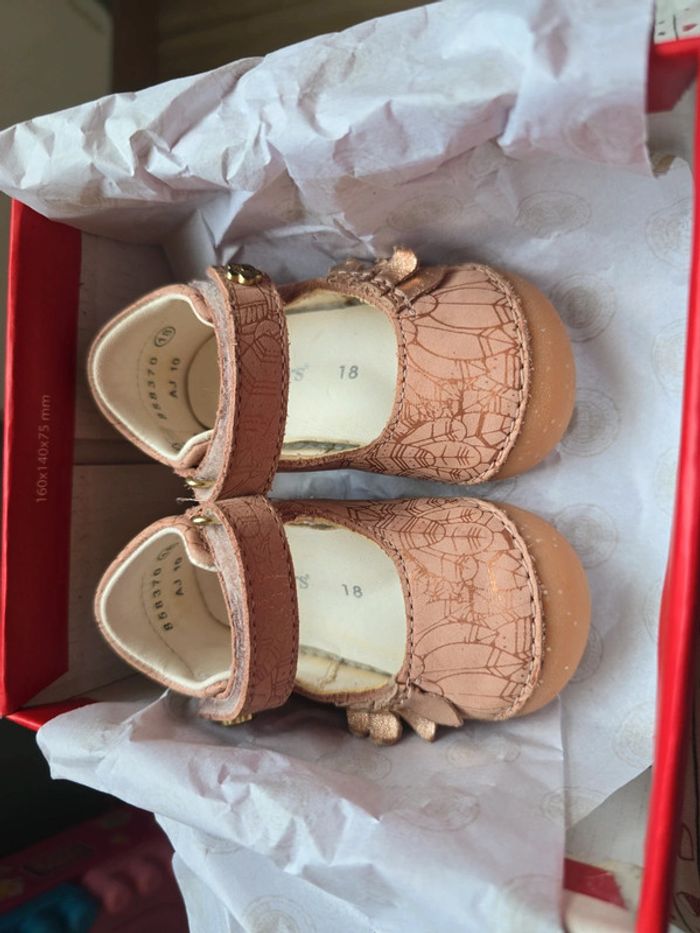 Kickers rose ethnic