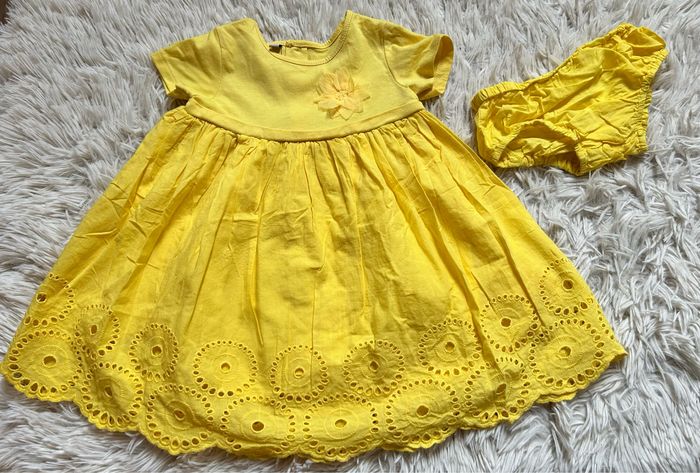 Robe jaune