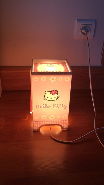 Lampe hello kitty rose /blanche