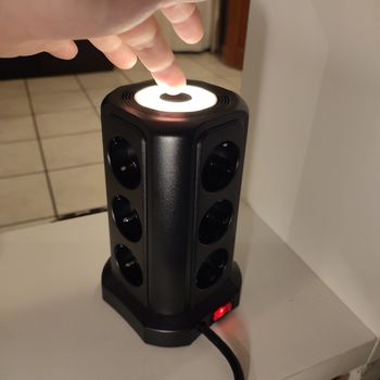 Multiprise 12 prises (4000W16A) avec 2 USB 2 type c + veilleuse