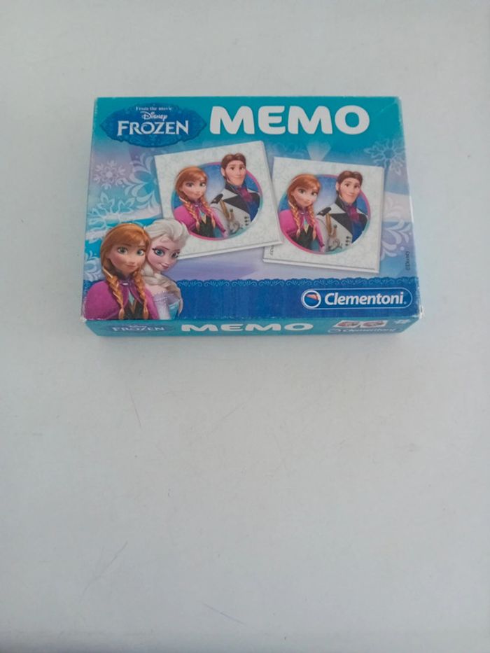Memo reine des neiges parfait état, seul quelques marques sur la boite