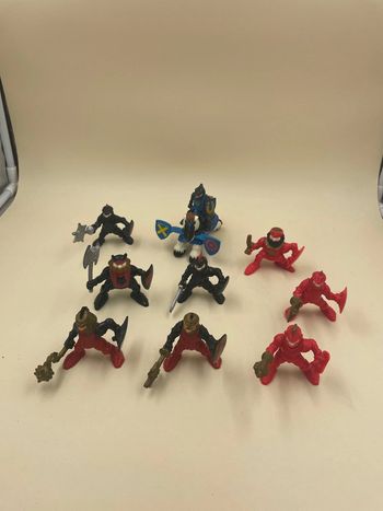 Lot de 10 figurines Chevaliers / Soldats médiévaux Knights 1994