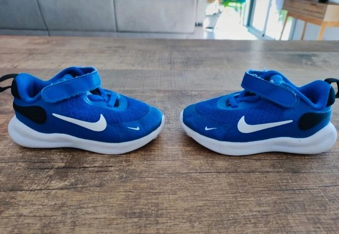 Baskets bleues Nike - photo numéro 2