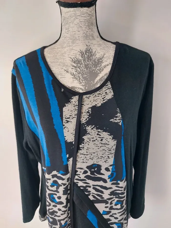 Haut bleu noir comme neuf - photo numéro 2