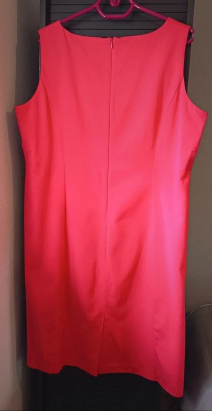 Robe sans manche chic - photo numéro 2
