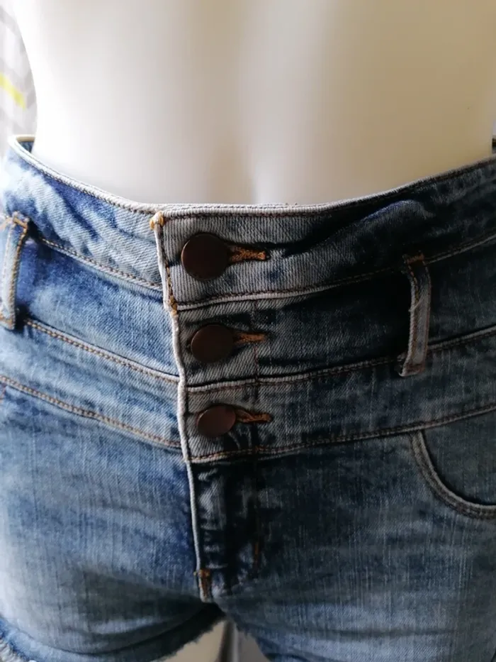 Short jean refuge 36 - photo numéro 2