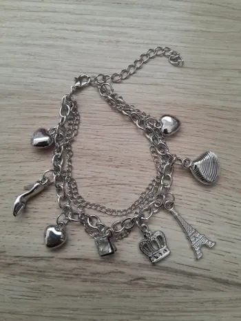 Bracelet ajustable, à breloques "Paris",  style Boho-Chic, couleur argentée