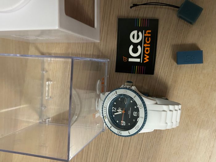 Montre Ice Watch bleu et blanche