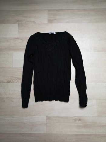 Pull fin col dentelle