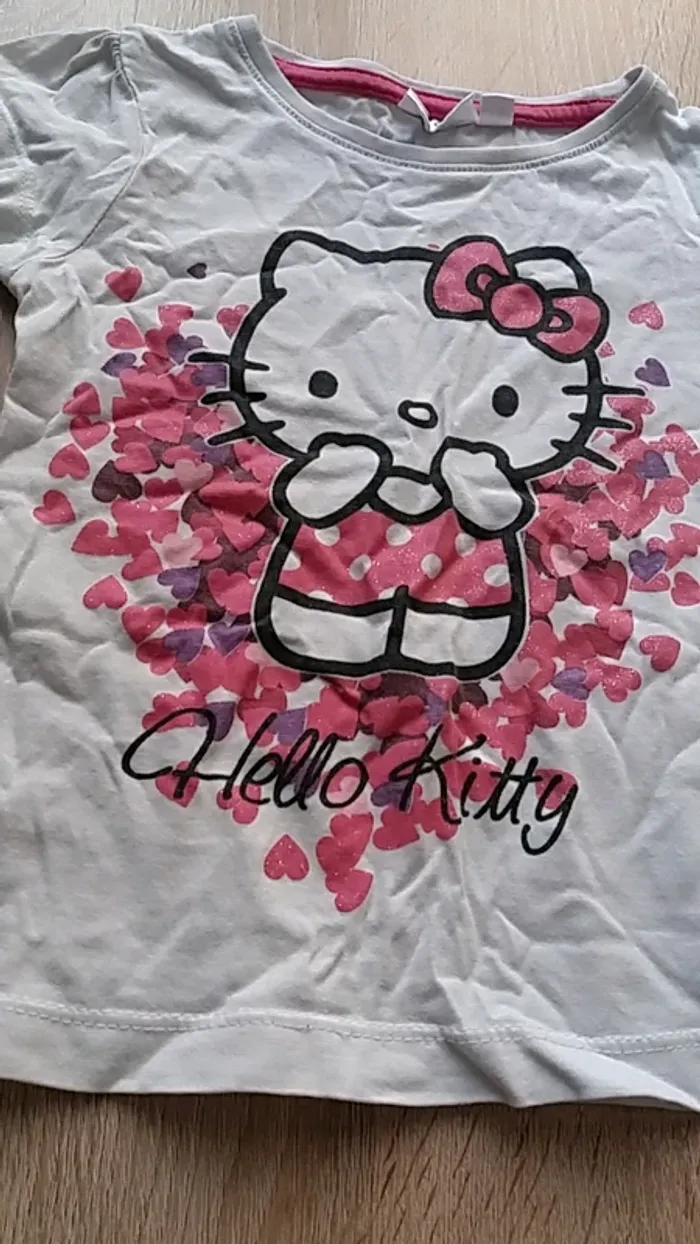 Tshirt manches courtes hello kitty taille 4 ans - photo numéro 2