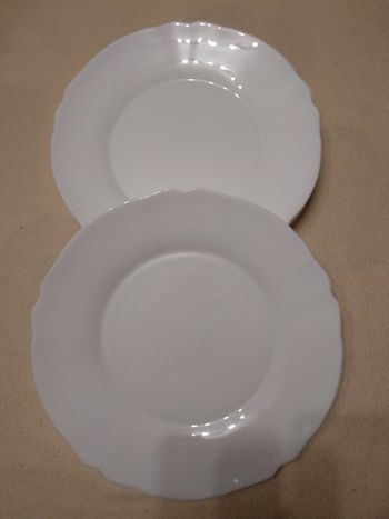 5 assiettes plates blanches 